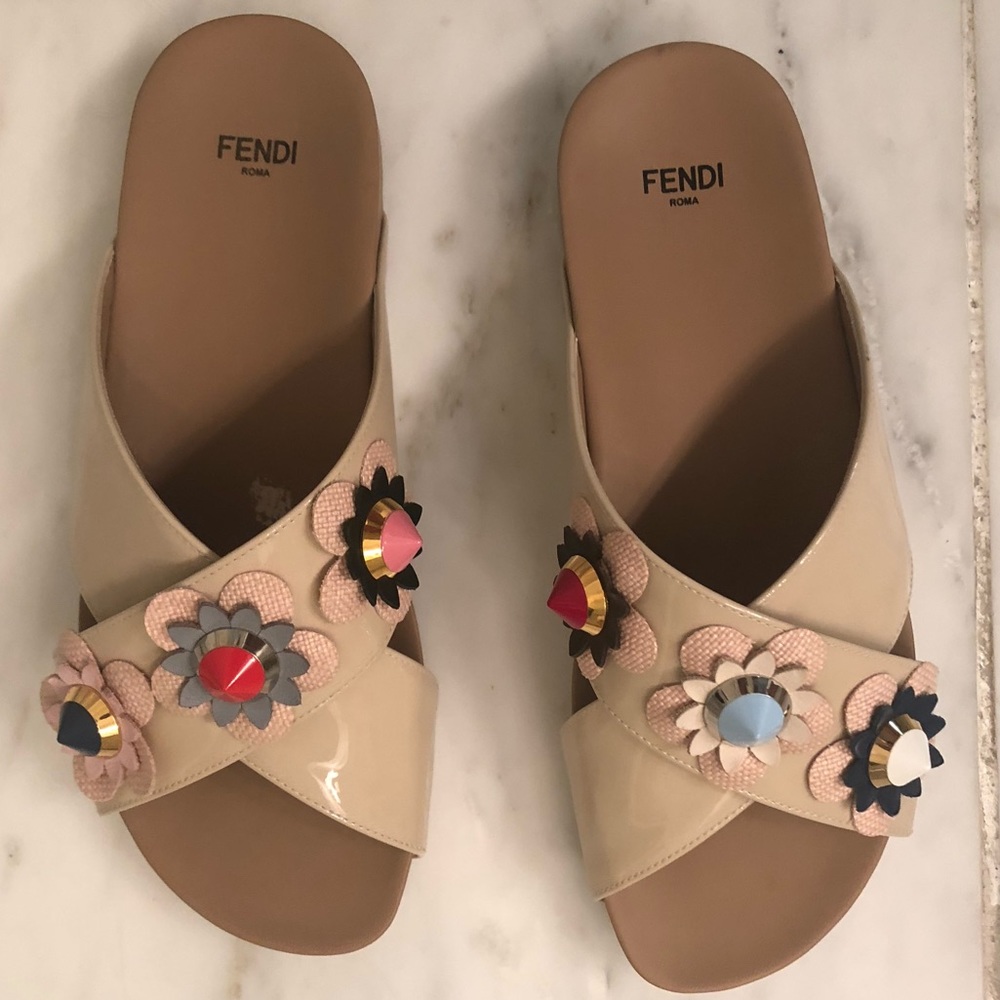 Fendi flowerland slide sandals size 37